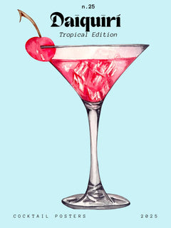 Illustration eines rosa Daiquiri-Cocktails mit Kirsche auf hellblauem Hintergrund.