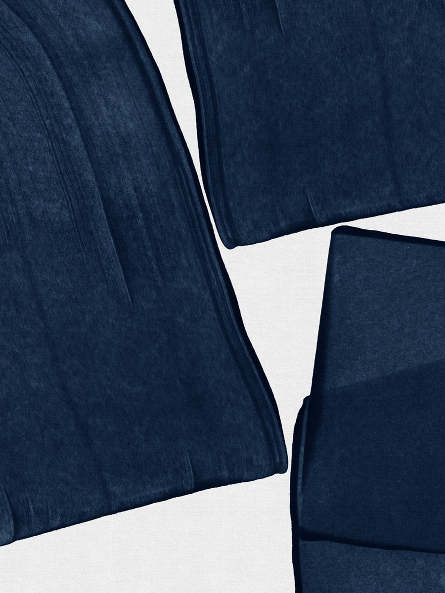 Abstraktes Poster mit blauen Formen auf grauem Hintergrund.