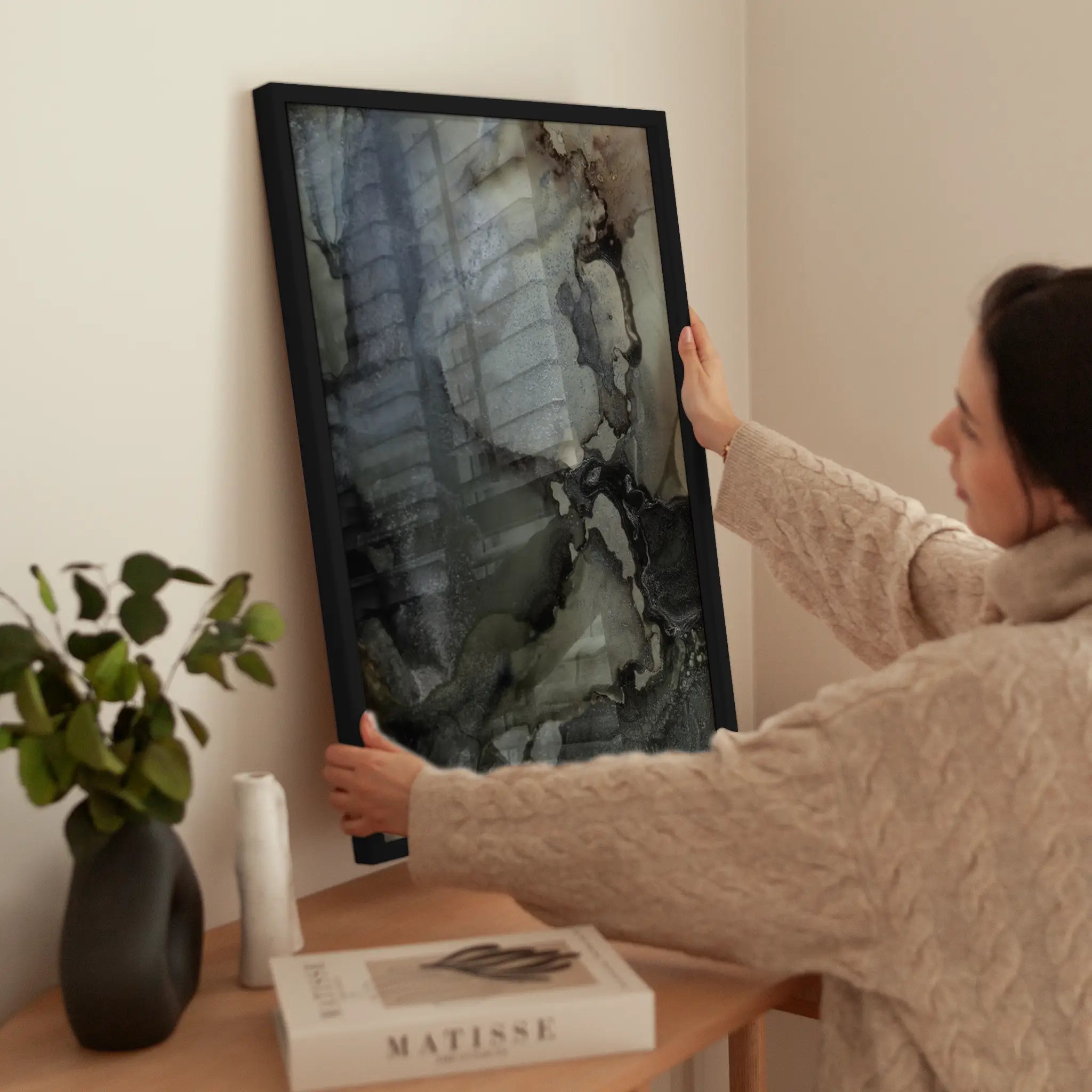 Dramatic Abstract wird aufgehängt