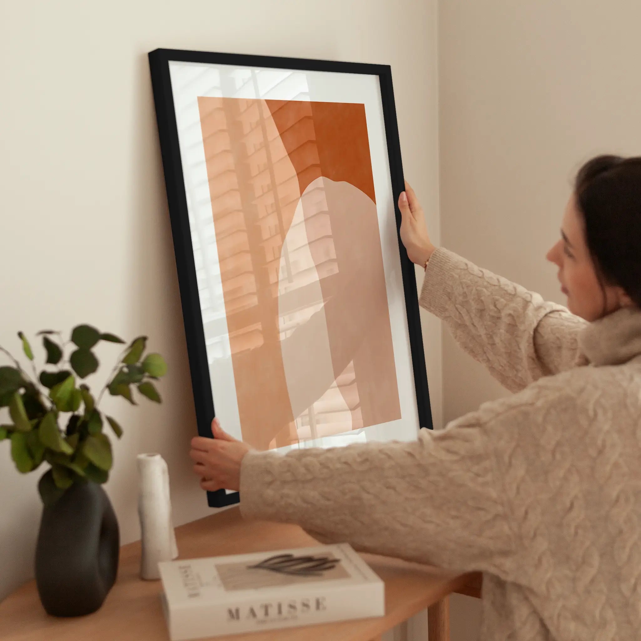 Earthy Graphic wird aufgehängt