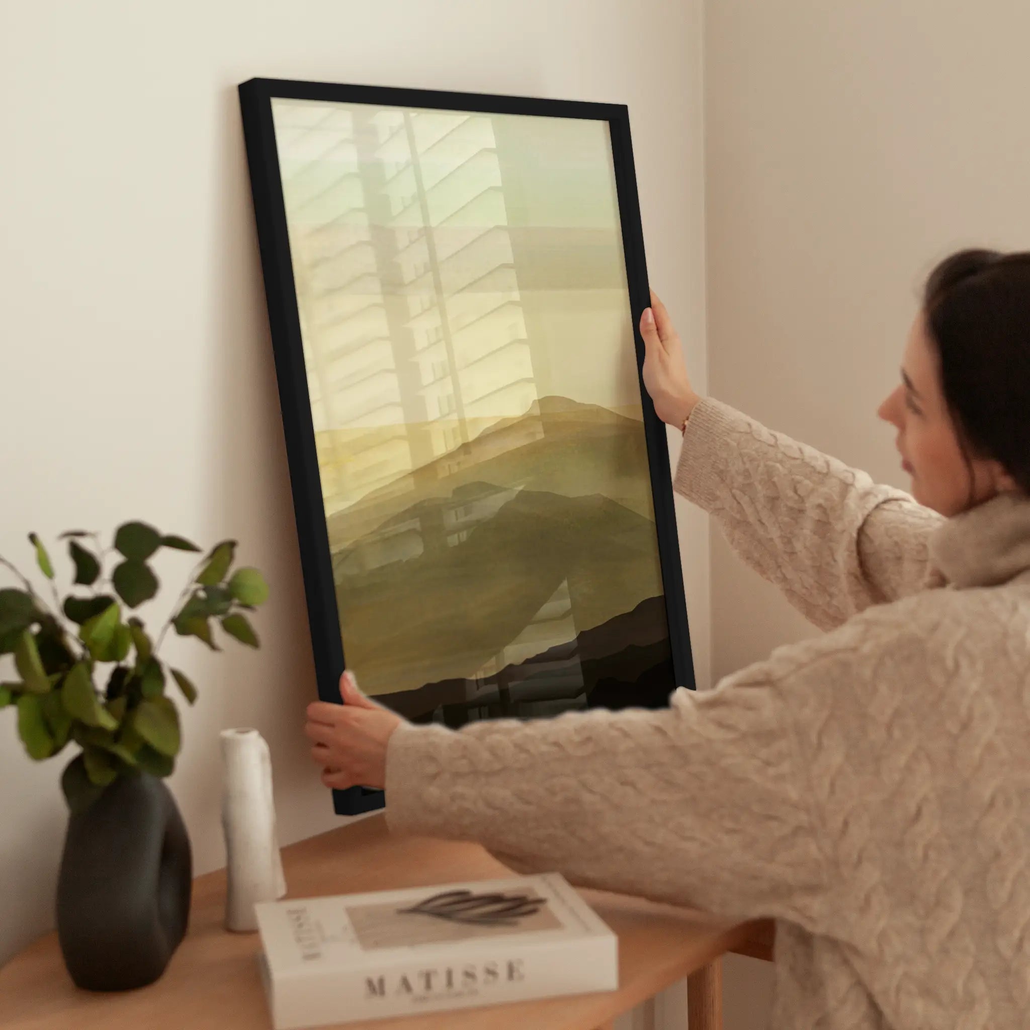 Earthy Watercolor Mountains No1 wird aufgehängt