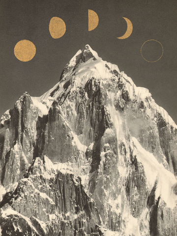Poster mit goldenen Mondphasen über einem Berggipfel in Schwarz-Weiß.