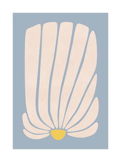 Grafik einer hellbeigen Blume mit gelber Mitte auf blauem Hintergrund.