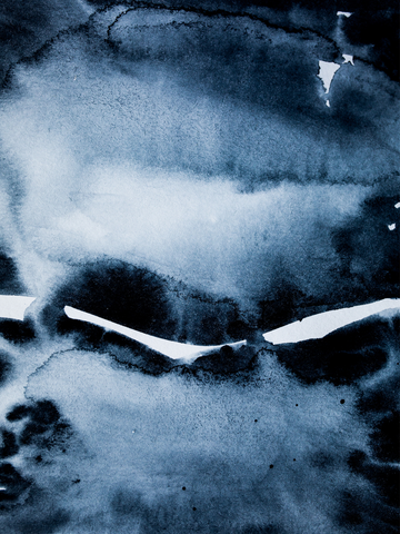 Abstrakte Aquarell-Malerei in Blau und Schwarz mit weißen Details.