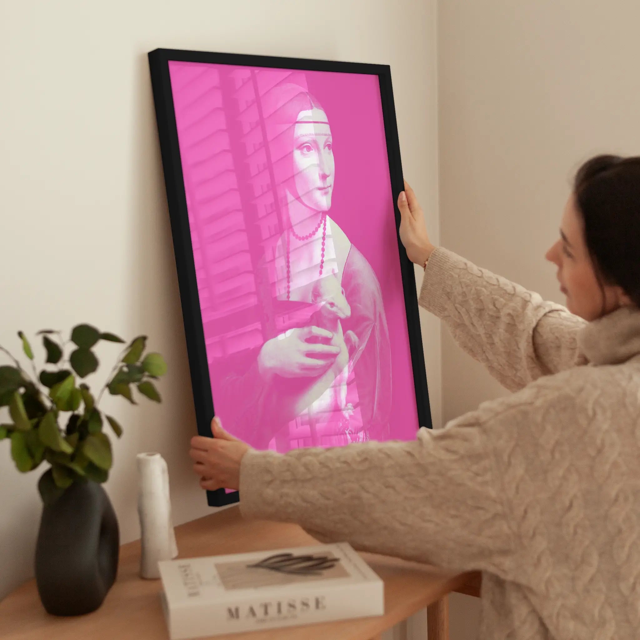 Lady with an Ermine Pink wird aufgehängt