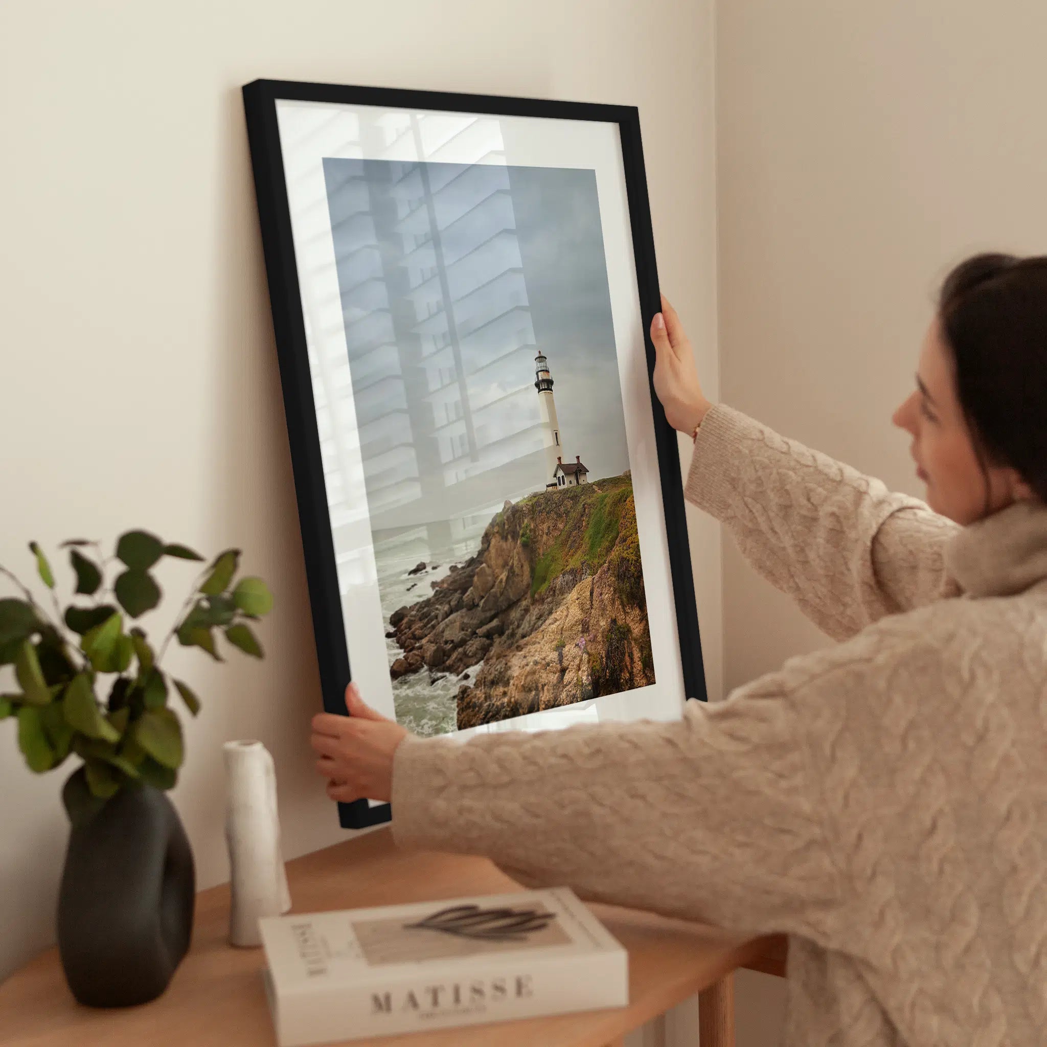 Lighthouse on a Cliff wird aufgehängt