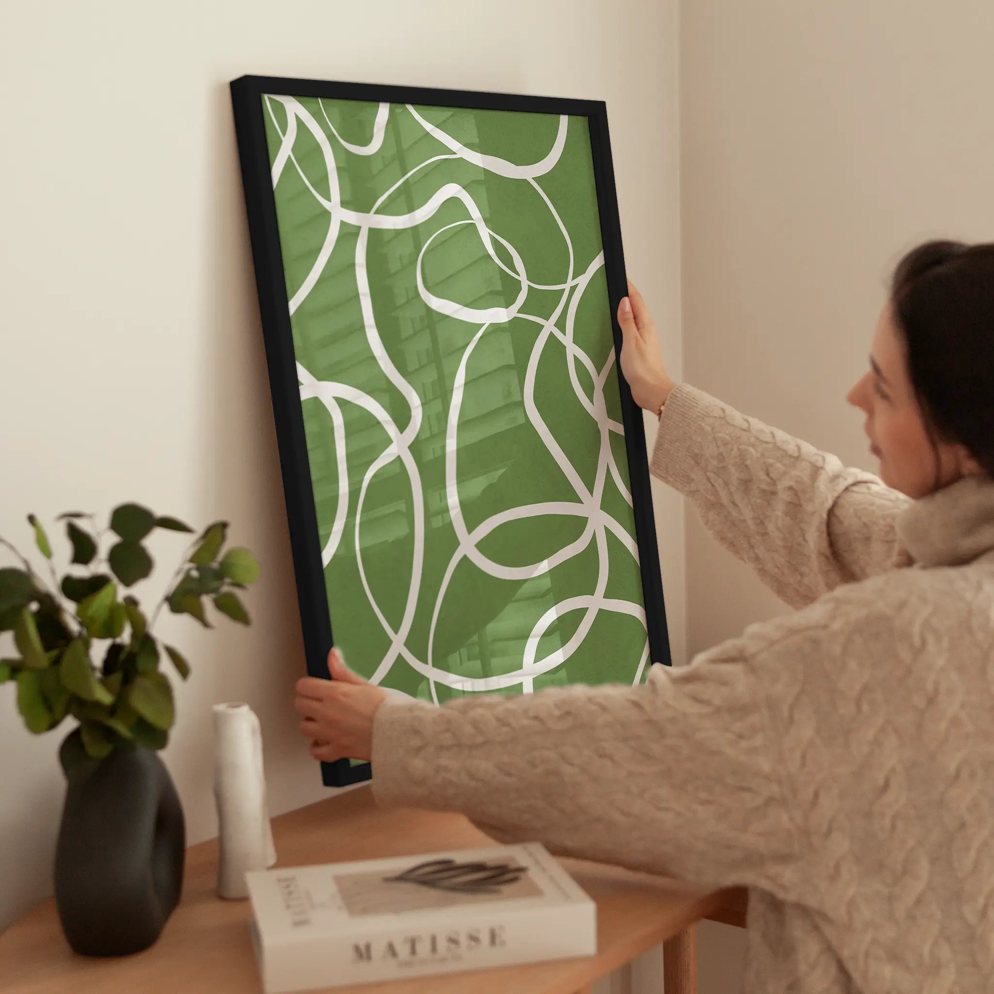 Line Art Green wird aufgehängt