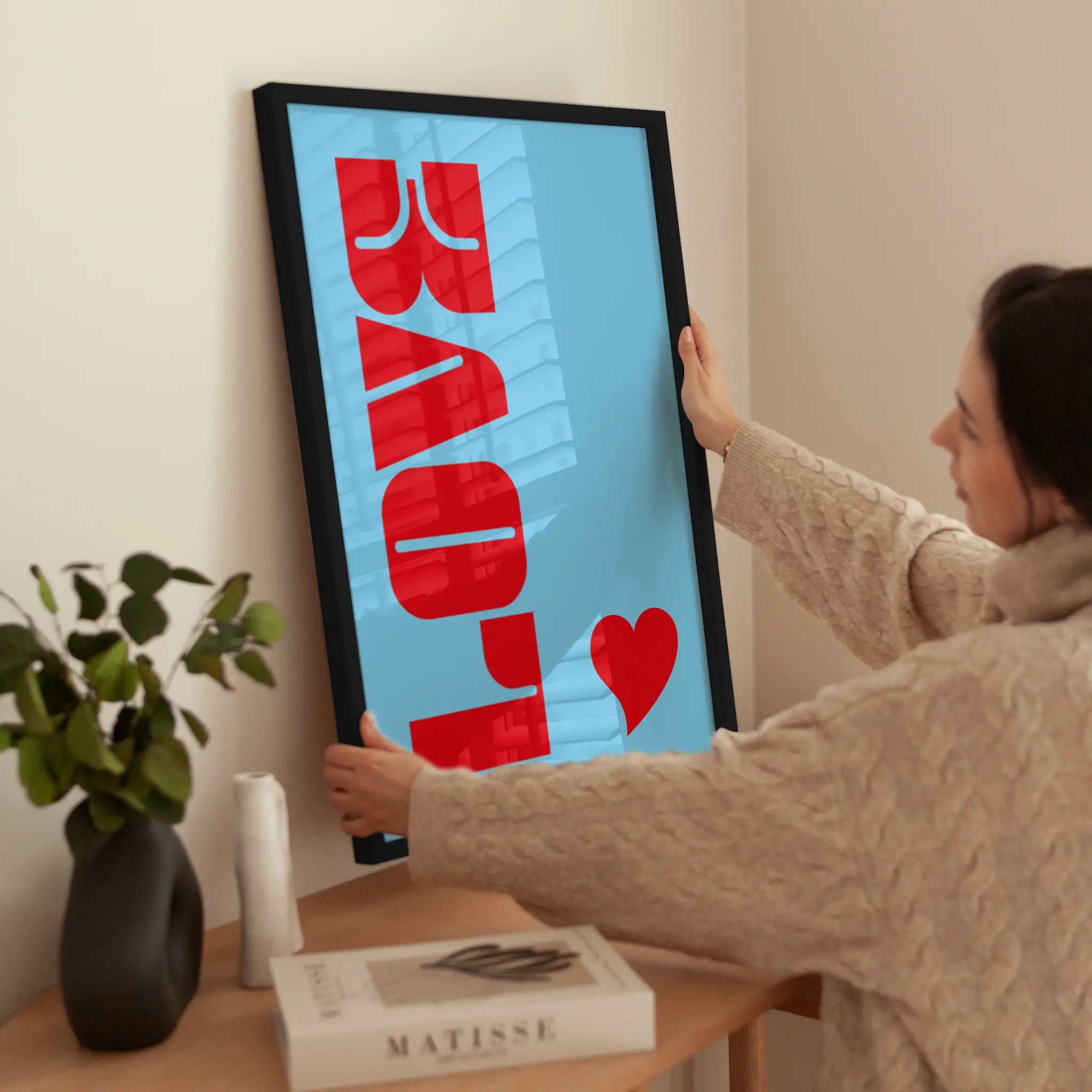 Love wird aufgehängt
