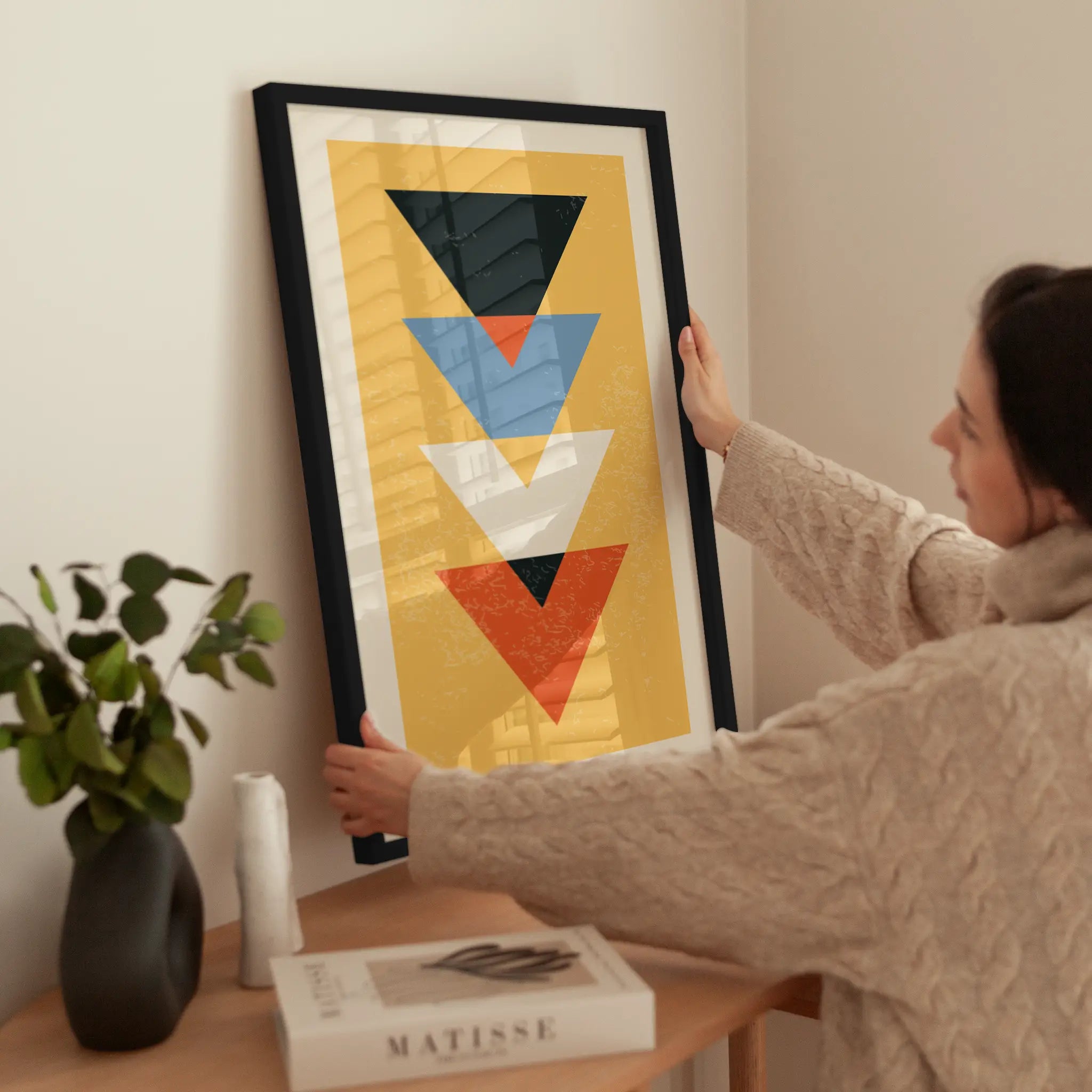 Minimal Abstract Shapes Series No2 wird aufgehängt