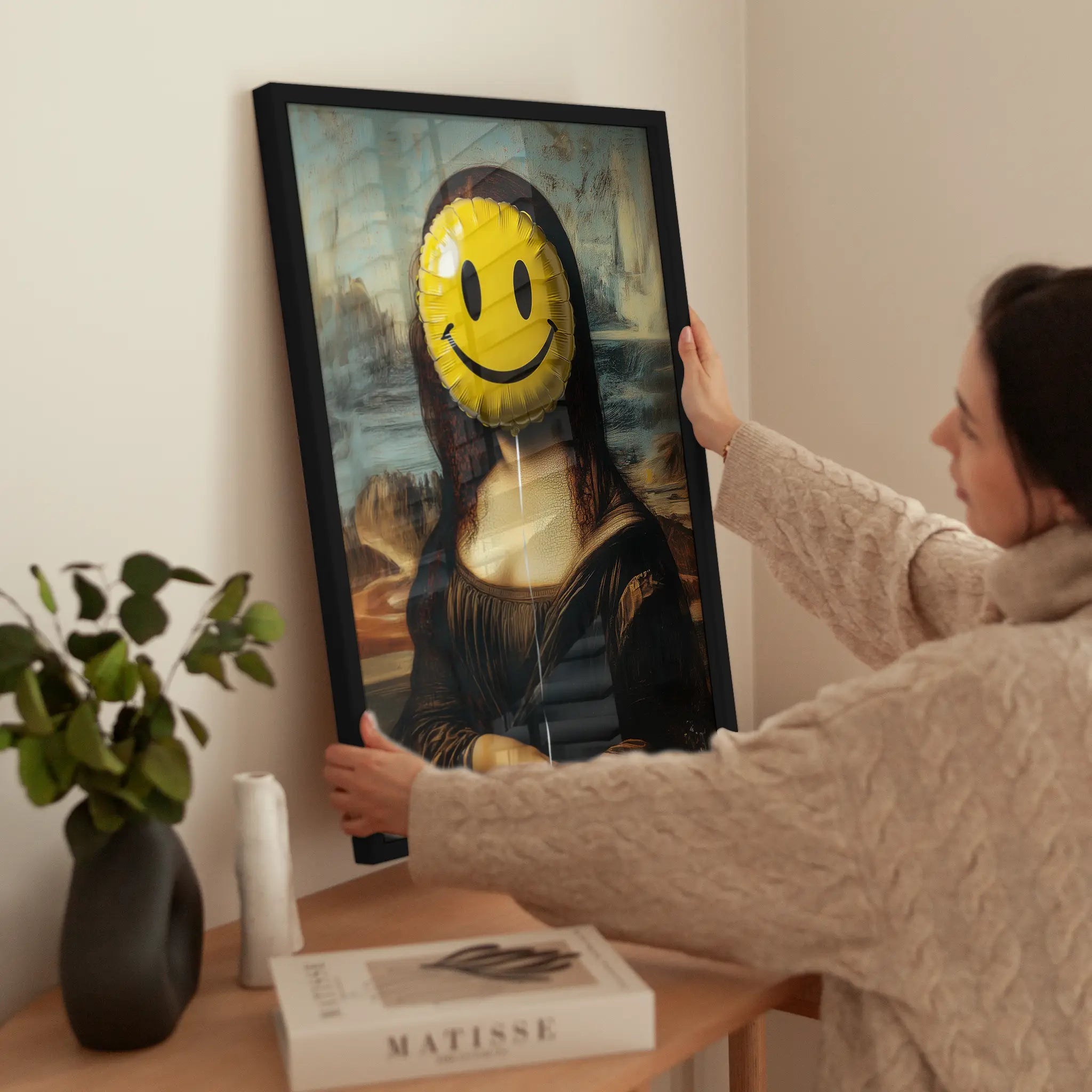 Mona Lisa Smiley wird aufgehängt