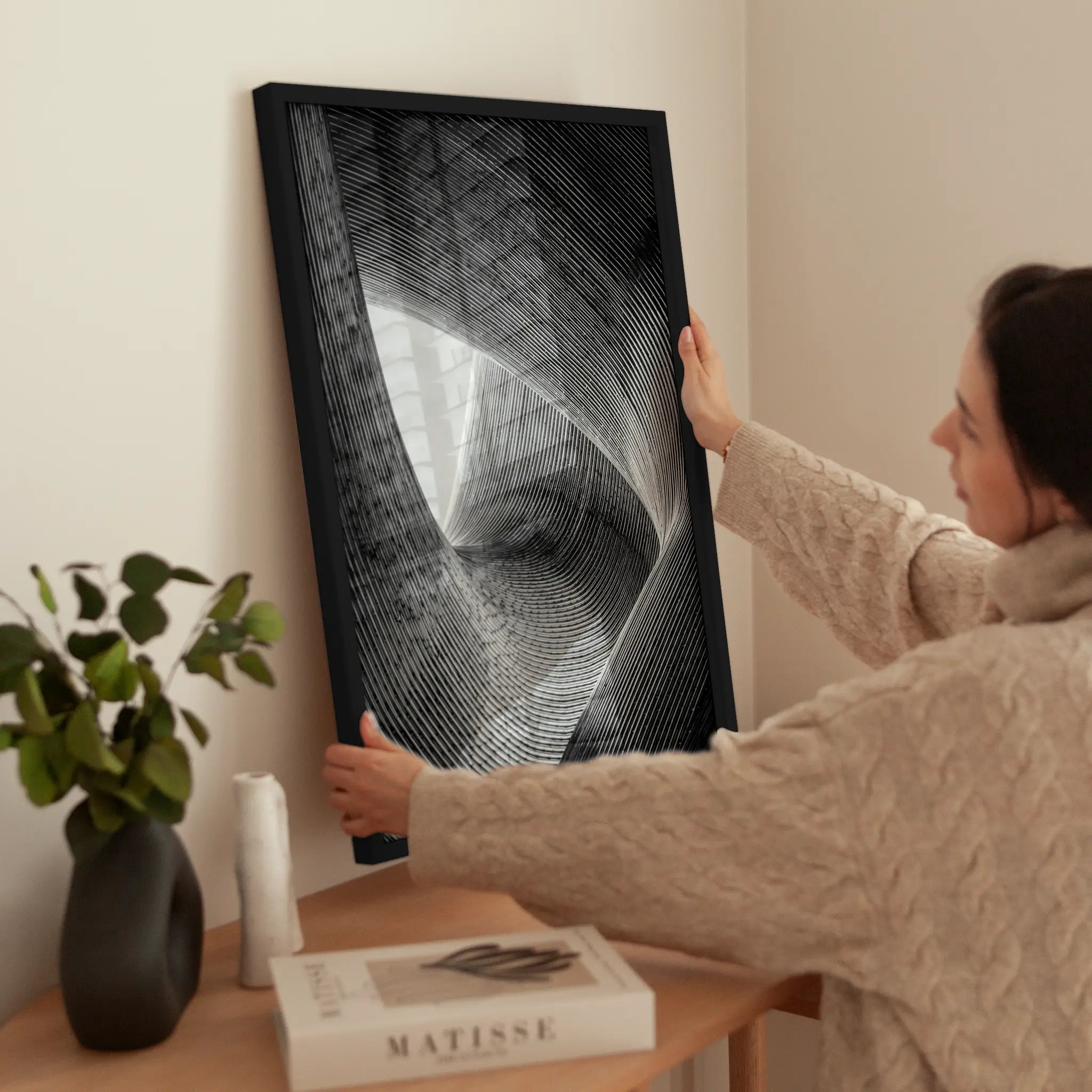 Monochrome Architecture wird aufgehängt