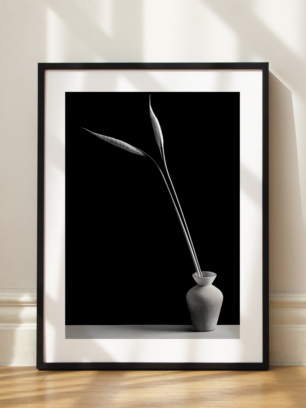 Monochrome Vase No1