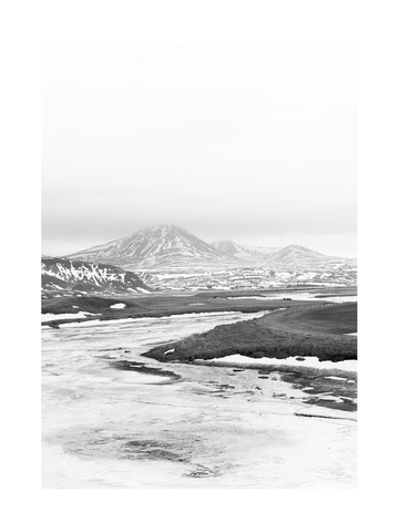 Monochromes Foto eines Vulkans im Myvatn-Gebiet, Island.