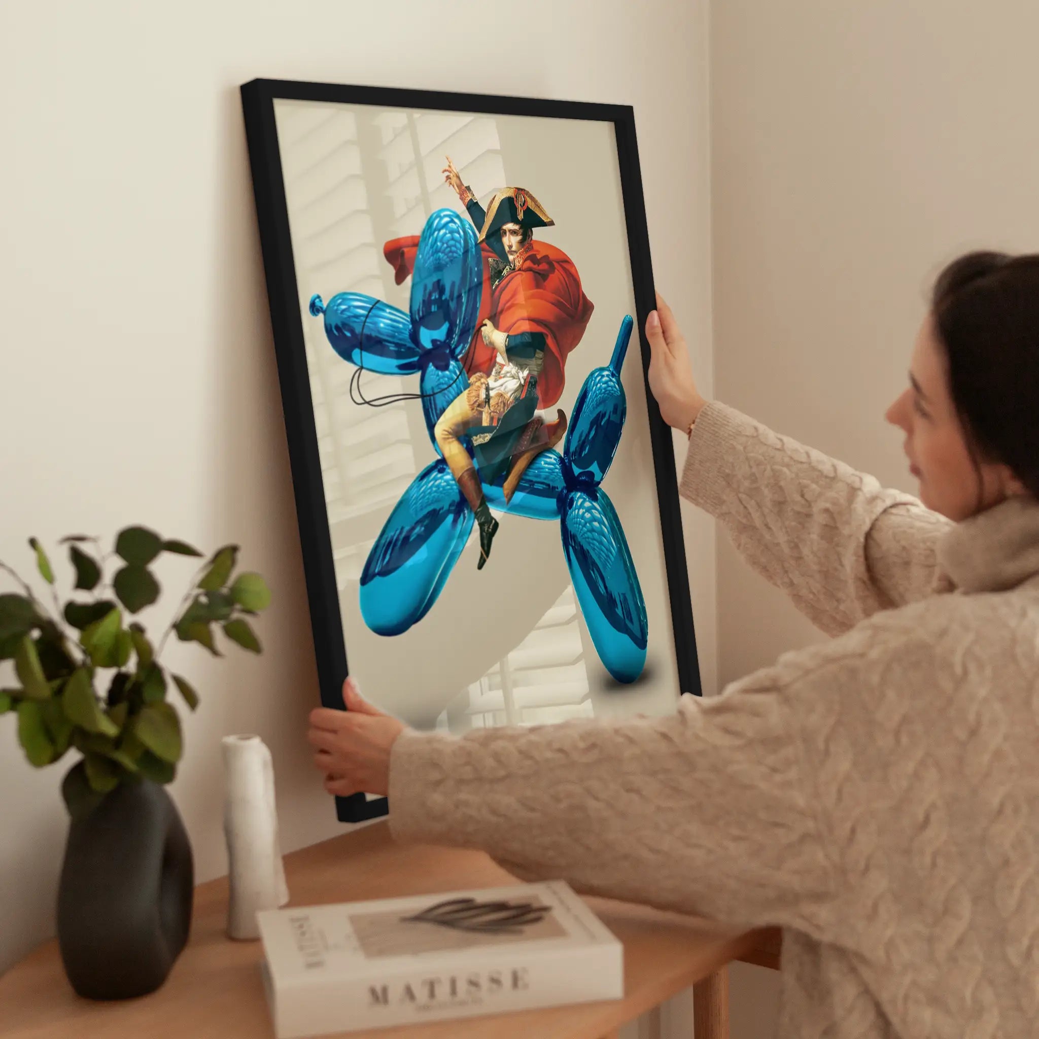 Napoleon on Balloon Dog wird aufgehängt