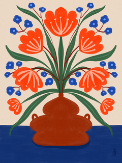 Illustration einer Vase mit blauen und orangefarbenen Blumen auf einem blauen Tisch vor beigem Hintergrund.