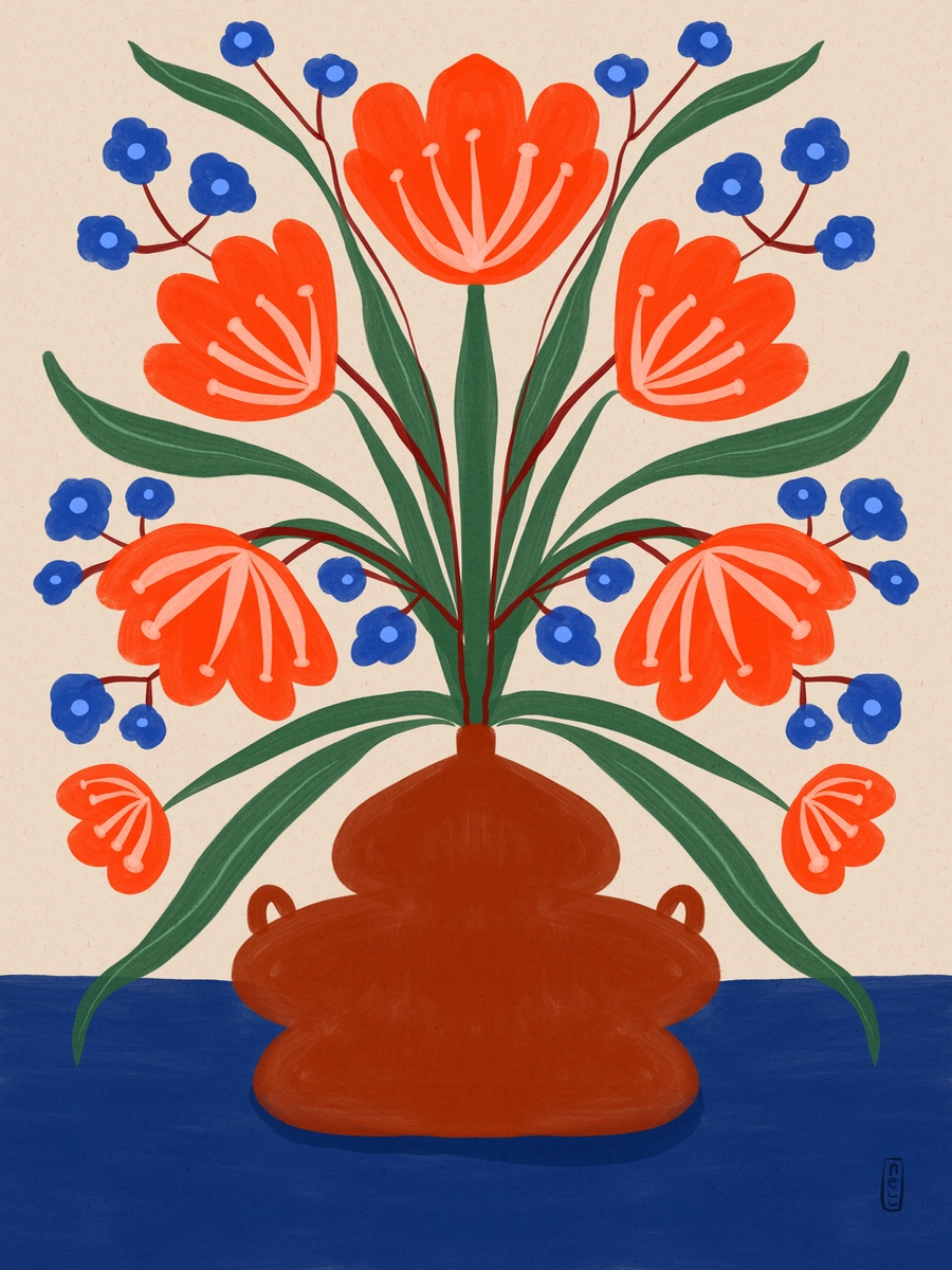 Illustration einer Vase mit blauen und orangefarbenen Blumen auf einem blauen Tisch vor beigem Hintergrund.