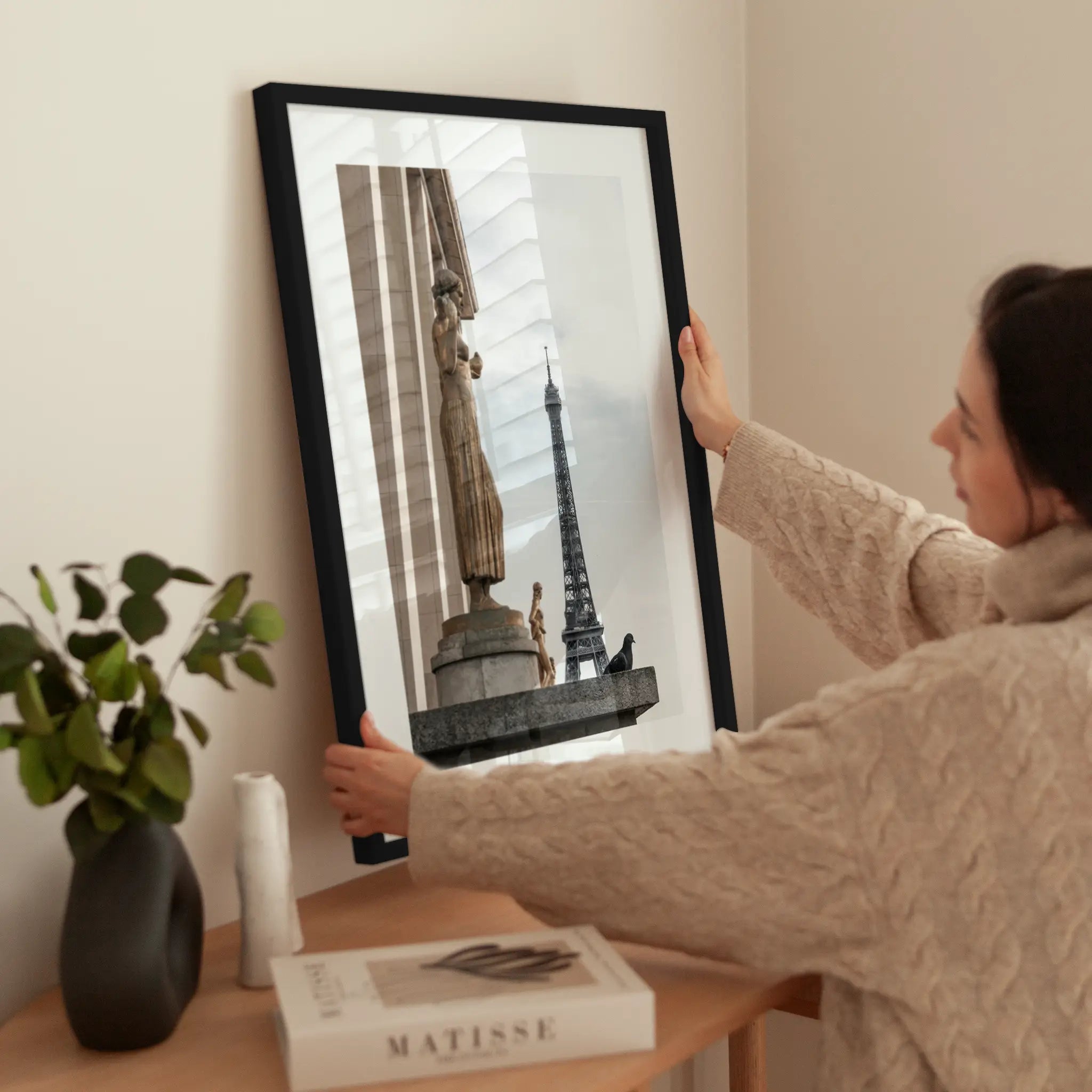 Paris View wird aufgehängt