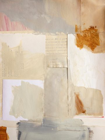 Collage mit abstrakten Formen in Beige und Grau, mit Textstücken und Farbflecken.