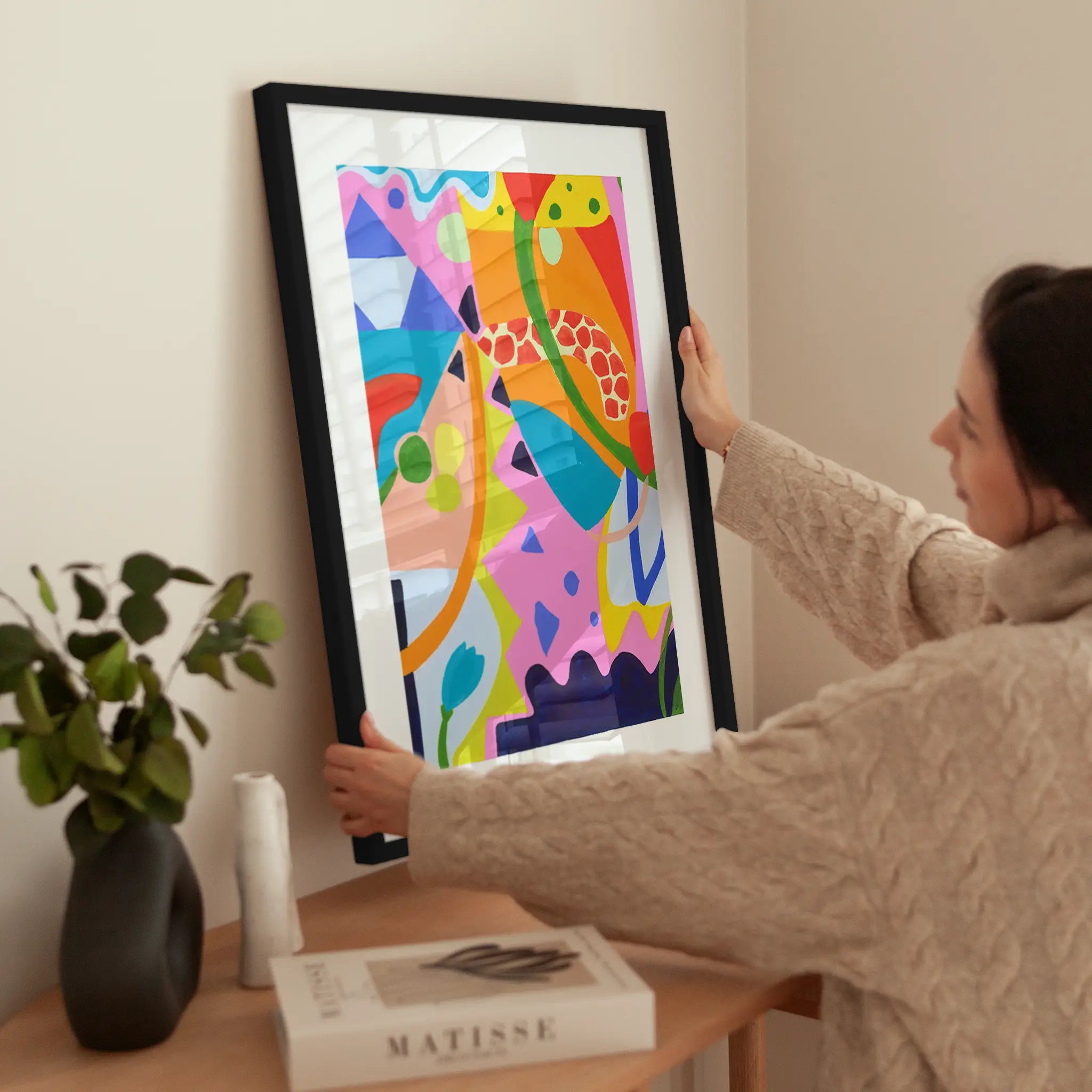 Pink Abstract Shapes wird aufgehängt