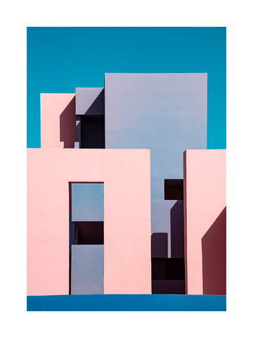 Abstrakte Darstellung eines rosa und blauen Gebäudes vor einem blauen Himmel.