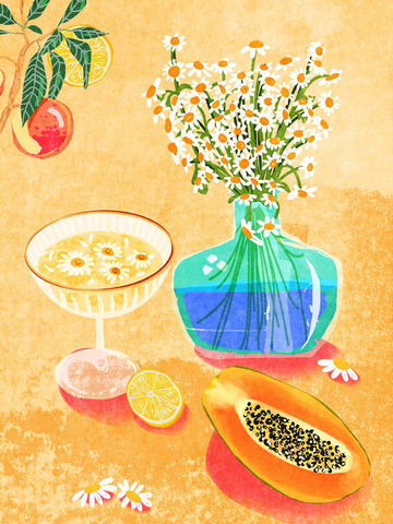 Illustration eines Stilllebens mit blauer Vase, weißen Blumen, Papaya und Getränk auf orangefarbenem Hintergrund.