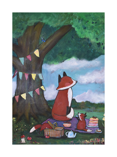 Ein Fuchs und sein Junges bei einem Picknick im Wald unter einem Baum mit Wimpeln.