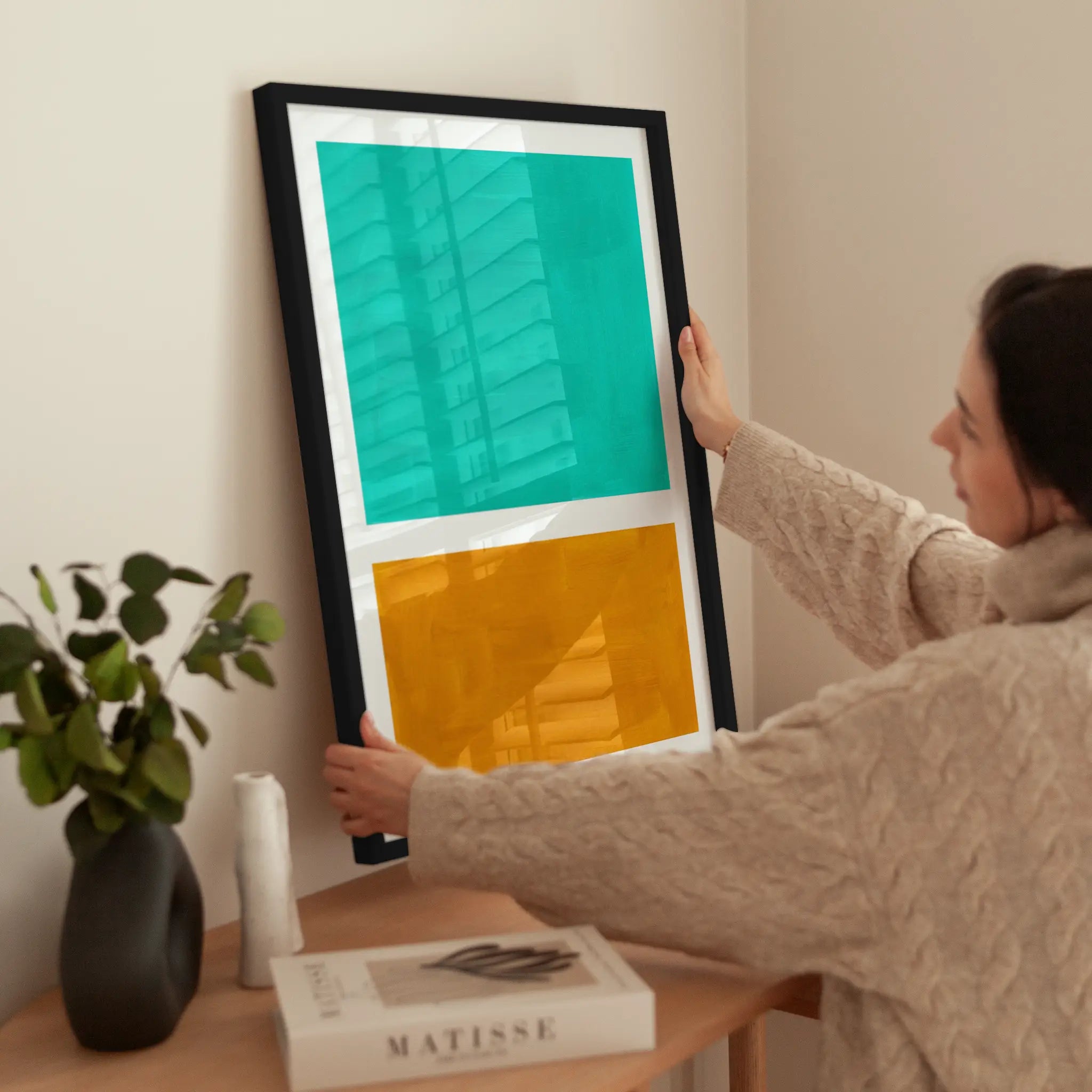 Turquoise and Orange wird aufgehängt