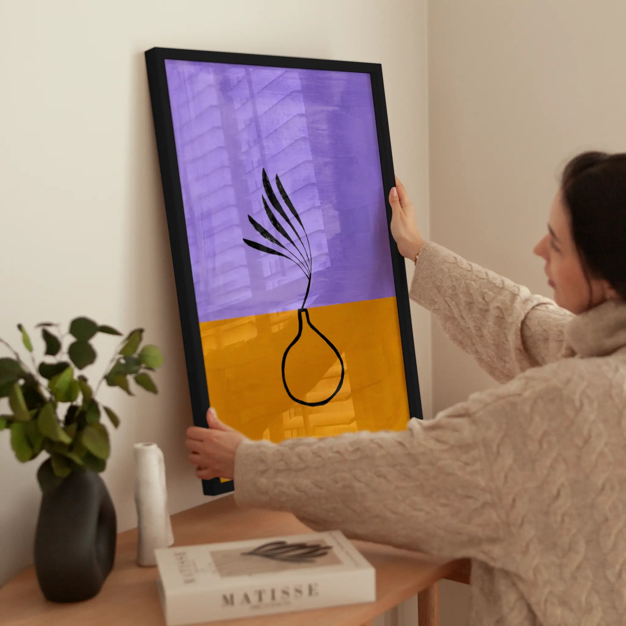 Vase wird aufgehängt