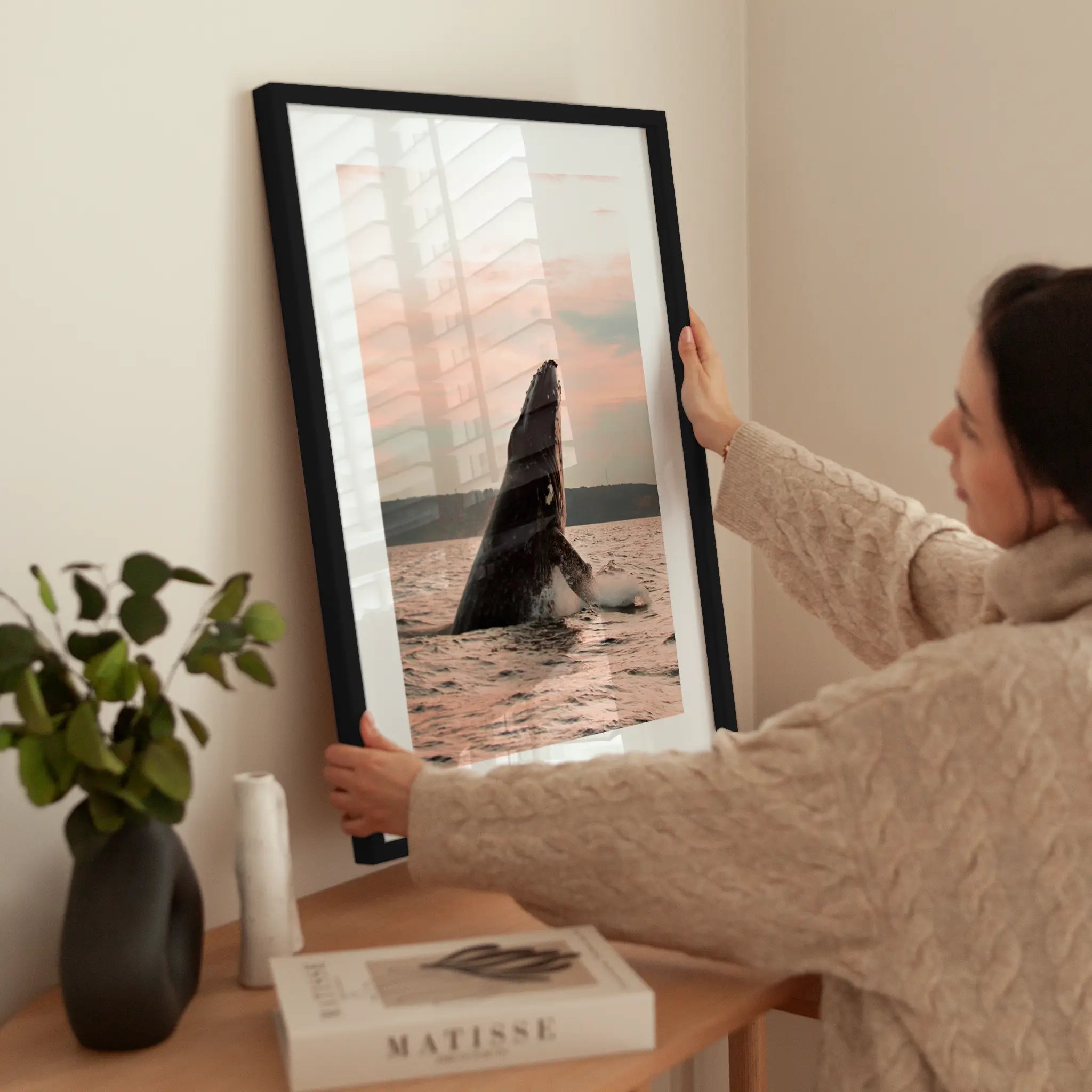 Whale Breach wird aufgehängt