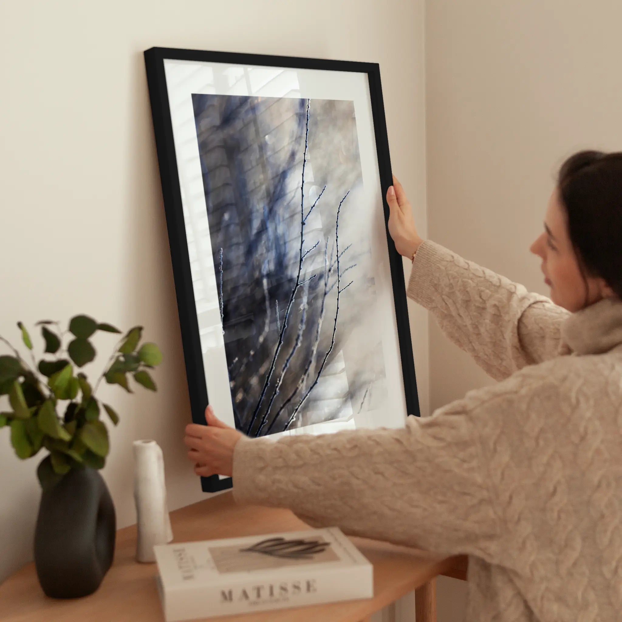 Winter Branches wird aufgehängt