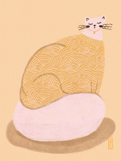 Illustration einer Katze in einem gelben Pullover mit geschwungenem Muster auf beigem Hintergrund.